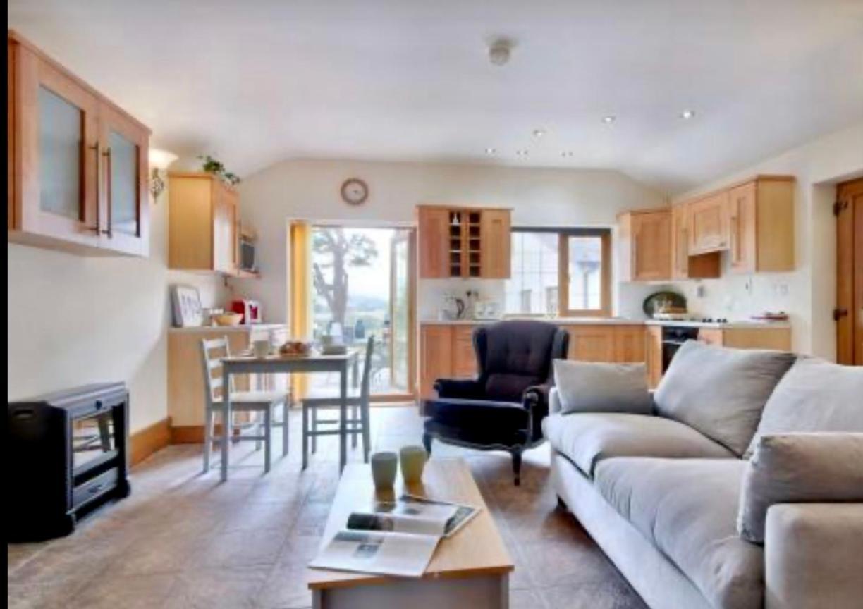 Mountain View Cottage, Hot Tub , Stunning Views Llanhamlach Екстер'єр фото